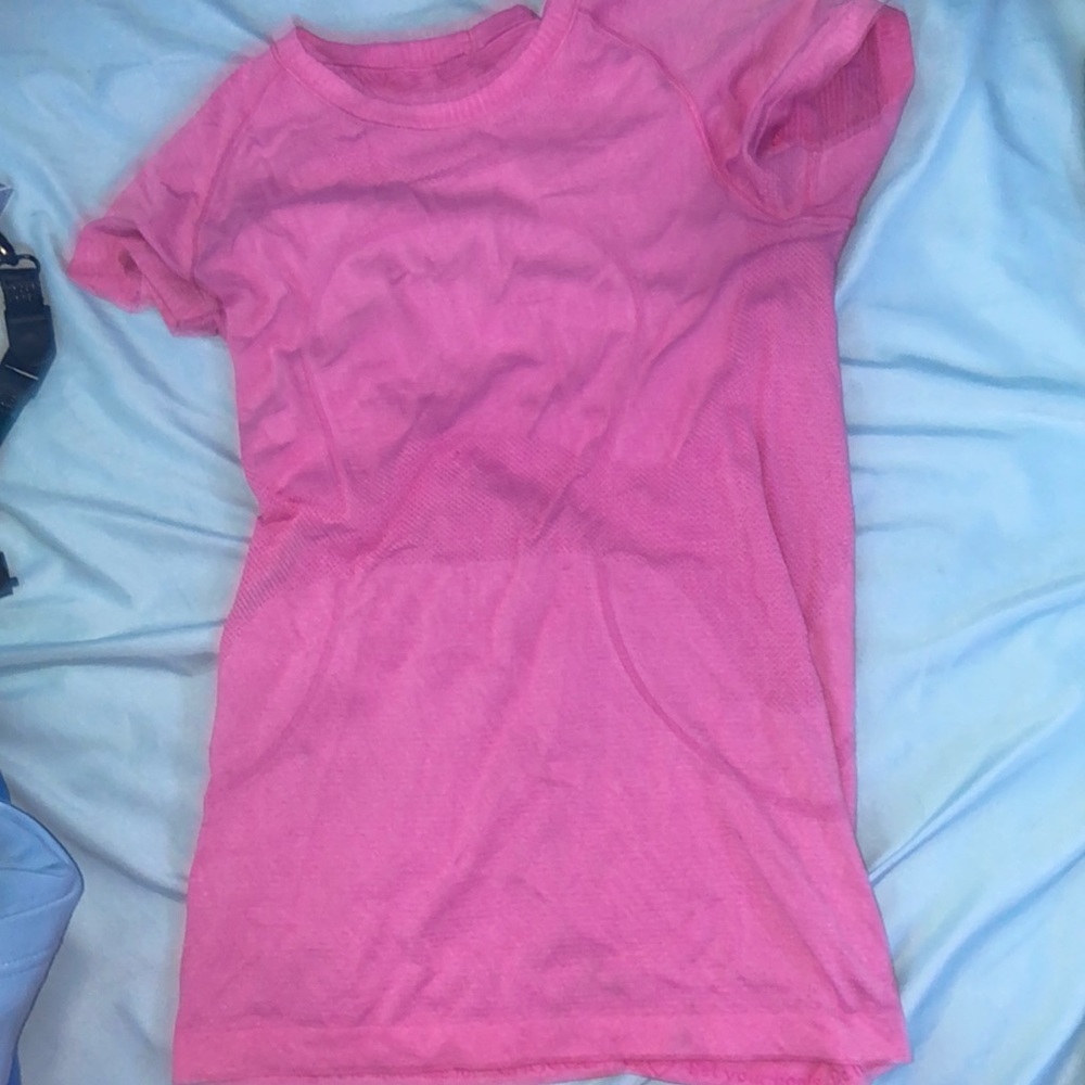 Pink short sleeve swiftly tech size 6 extended waist!